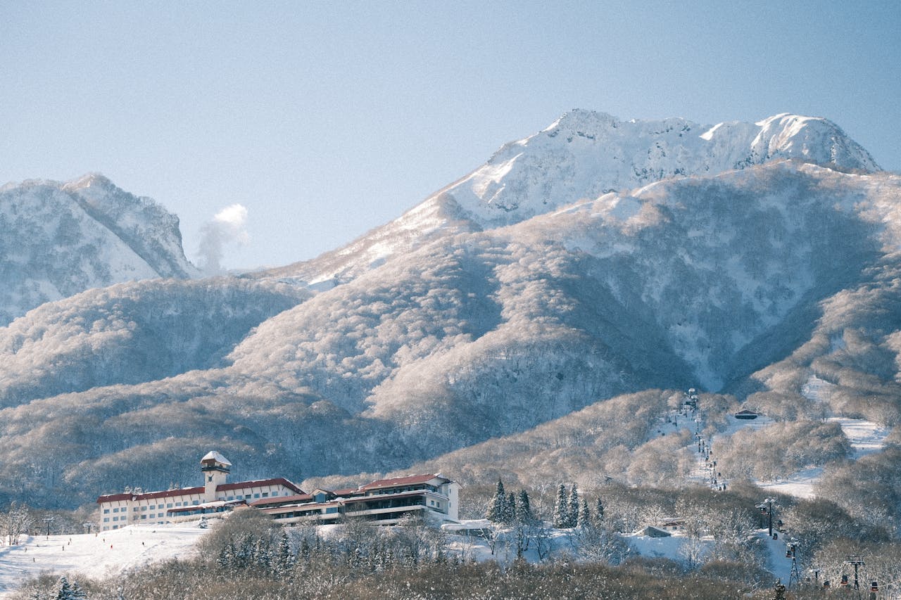 Crafting Captivating Headlines: Your awesome post title goes here Scenic winter view of a ski resort nestled in the snowy Japanese Alps.